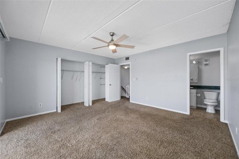 Condo in Treasure Island, Florida, 2 bedrooms  № 2197179 - photo 6