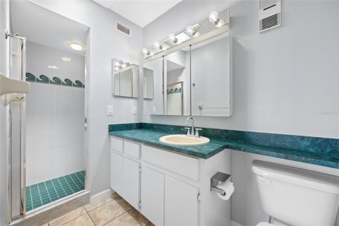 Condo in Treasure Island, Florida, 2 bedrooms  № 2197179 - photo 7