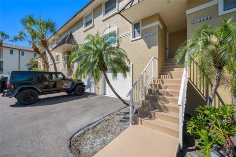 Condo in Treasure Island, Florida, 2 bedrooms  № 2197179 - photo 2