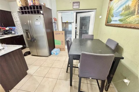 House in Miami Gardens, Florida 4 bedrooms, 137.4 sq.m. № 1883800 - photo 7