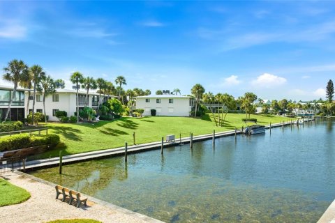 Condo in Holmes Beach, Florida, 2 bedrooms № 2208038 - photo 21