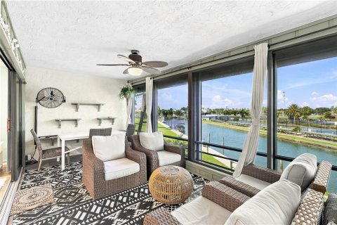 Condo in Holmes Beach, Florida, 2 bedrooms № 2208038 - photo 3