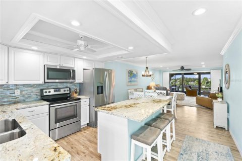 Condo in Holmes Beach, Florida, 2 bedrooms № 2208038 - photo 4