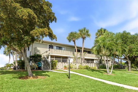 Condo in Holmes Beach, Florida, 2 bedrooms № 2208038 - photo 2