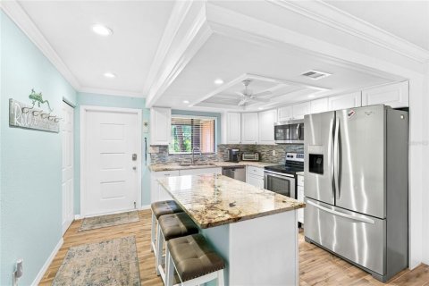 Condo in Holmes Beach, Florida, 2 bedrooms № 2208038 - photo 5