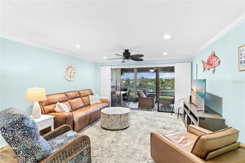 Condo in Holmes Beach, Florida, 2 bedrooms № 2208038 - photo 8