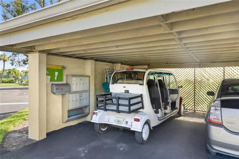Condo in Holmes Beach, Florida, 2 bedrooms № 2208038 - photo 18