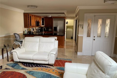 Купить таунхаус в Майами, Флорида 3 спальни, 107.4м2, № 2021669 - фото 4