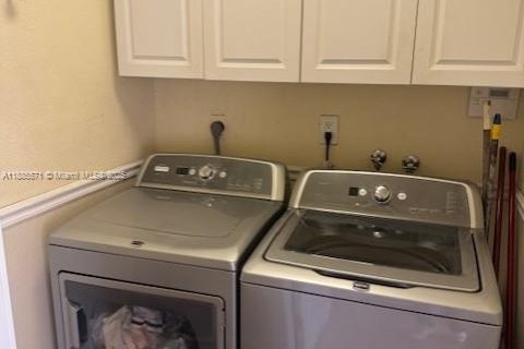 Купить таунхаус в Майами, Флорида 3 спальни, 107.4м2, № 2021669 - фото 11