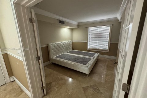 Купить таунхаус в Майами, Флорида 3 спальни, 107.4м2, № 2021669 - фото 9