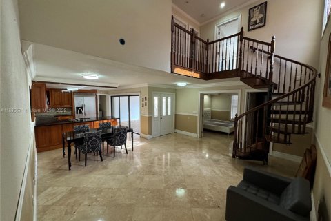 Купить таунхаус в Майами, Флорида 3 спальни, 107.4м2, № 2021669 - фото 22