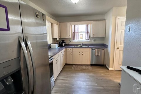 Casa en venta en Polk City, Florida, 1 dormitorio, 86.96 m2 № 1529153 - foto 9