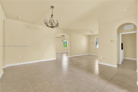 Villa ou maison à louer à Miami, Floride: 4 chambres, 213.02 m2 № 2076445 - photo 6