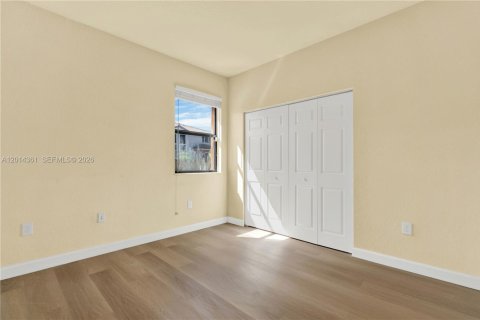 Villa ou maison à louer à Miami, Floride: 4 chambres, 213.02 m2 № 2076445 - photo 18