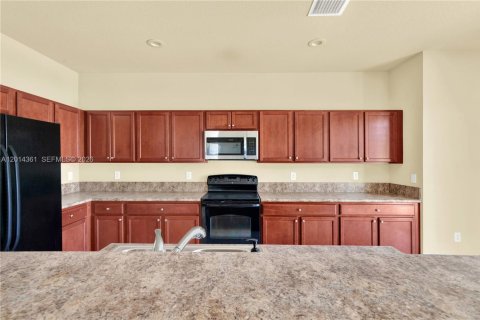 Villa ou maison à louer à Miami, Floride: 4 chambres, 213.02 m2 № 2076445 - photo 10