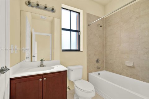 Villa ou maison à louer à Miami, Floride: 4 chambres, 213.02 m2 № 2076445 - photo 21