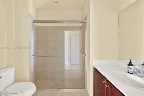Villa ou maison à louer à Miami, Floride: 4 chambres, 213.02 m2 № 2076445 - photo 19