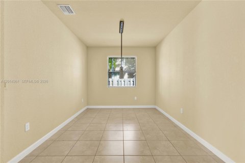 Villa ou maison à louer à Miami, Floride: 4 chambres, 213.02 m2 № 2076445 - photo 4