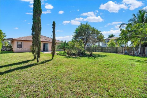 Villa ou maison à louer à Miami, Floride: 4 chambres, 213.02 m2 № 2076445 - photo 25