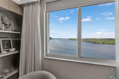 Condominio en venta en Sunny Isles Beach, Florida, 3 dormitorios, 145.86 m2 № 2190006 - foto 24