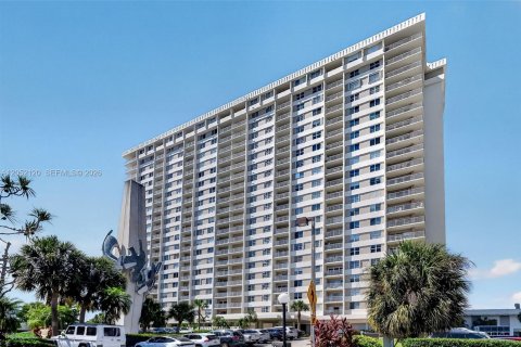 Condominio en Sunny Isles Beach, Florida, 3 dormitorios  № 2190006