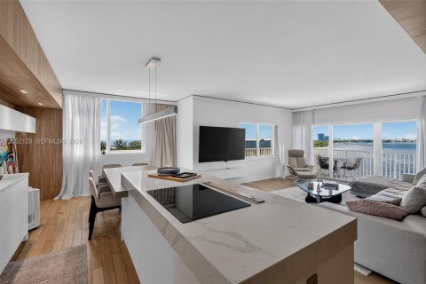 Condominio en venta en Sunny Isles Beach, Florida, 3 dormitorios, 145.86 m2 № 2190006 - foto 9