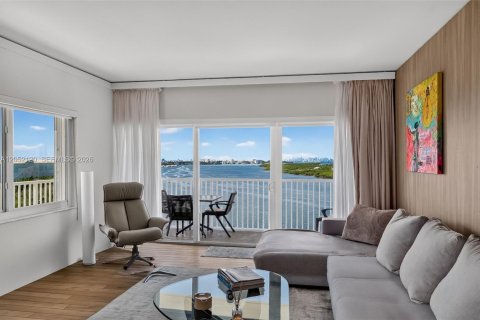 Condominio en venta en Sunny Isles Beach, Florida, 3 dormitorios, 145.86 m2 № 2190006 - foto 12