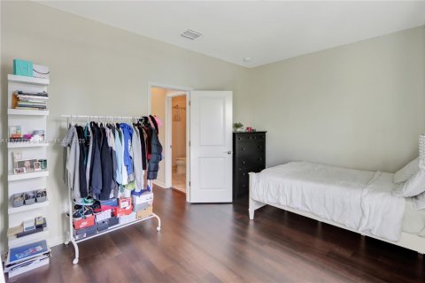 Купить виллу или дом в Холливуд, Флорида 4 спальни, 225.1м2, № 1925647 - фото 23