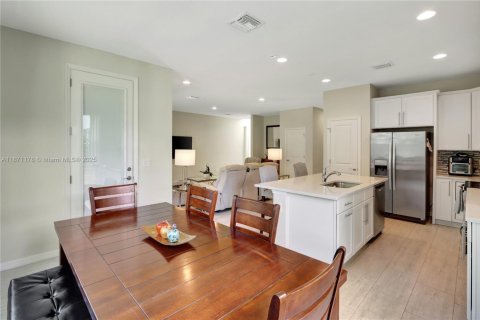 Купить виллу или дом в Холливуд, Флорида 4 спальни, 225.1м2, № 1925647 - фото 8