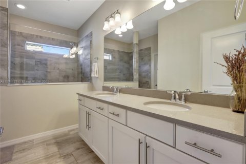 Купить виллу или дом в Холливуд, Флорида 4 спальни, 225.1м2, № 1925647 - фото 19