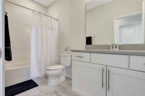 Купить виллу или дом в Холливуд, Флорида 4 спальни, 225.1м2, № 1925647 - фото 27