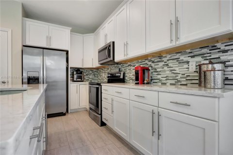 Купить виллу или дом в Холливуд, Флорида 4 спальни, 225.1м2, № 1925647 - фото 11