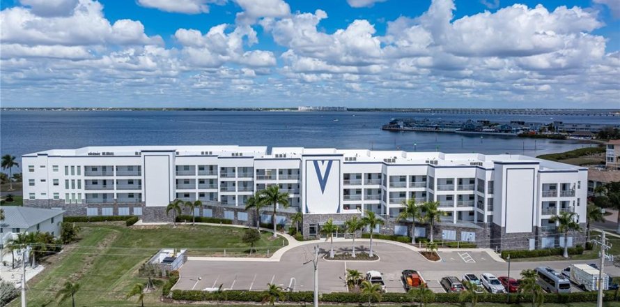 Condo à Punta Gorda, Floride, 2 chambres  № 2122137