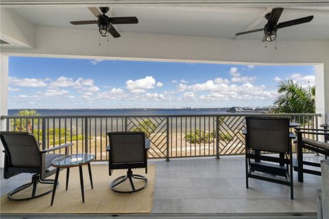 Copropriété à vendre à Punta Gorda, Floride: 2 chambres, 165.55 m2 № 2122137 - photo 17