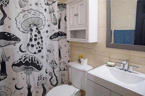 Villa ou maison à vendre à Miami, Floride: 4 chambres, 176.42 m2 № 1994796 - photo 29