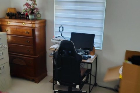 House in Miami, Florida 3 bedrooms, 119.84 sq.m. № 2087272 - photo 9