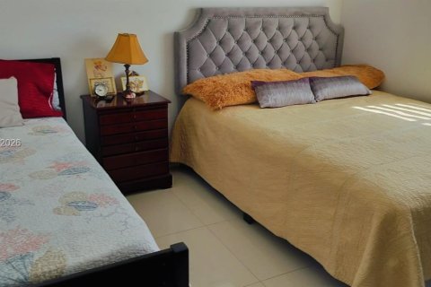 House in Miami, Florida 3 bedrooms, 119.84 sq.m. № 2087272 - photo 8