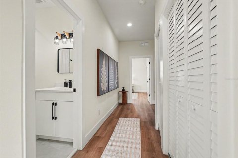Immobilier commercial à vendre à Tampa, Floride: 6 chambres, 262.91 m2 № 2284922 - photo 22