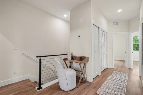 Immobilier commercial à vendre à Tampa, Floride: 6 chambres, 262.91 m2 № 2284922 - photo 12