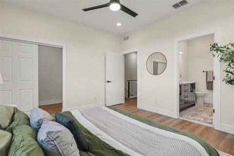 Immobilier commercial à vendre à Tampa, Floride: 6 chambres, 262.91 m2 № 2284922 - photo 13