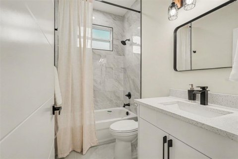 Immobilier commercial à vendre à Tampa, Floride: 6 chambres, 262.91 m2 № 2284922 - photo 21