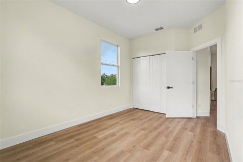 Immobilier commercial à vendre à Tampa, Floride: 6 chambres, 262.91 m2 № 2284922 - photo 20