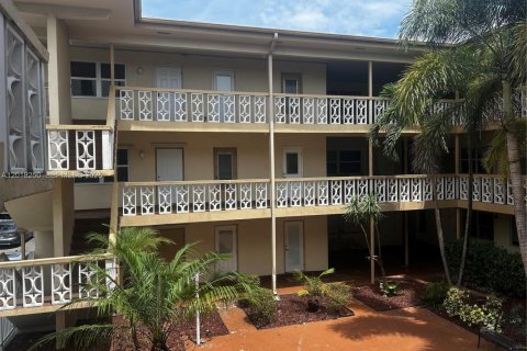 Condo à Hollywood, Floride, 2 chambres  № 2085609