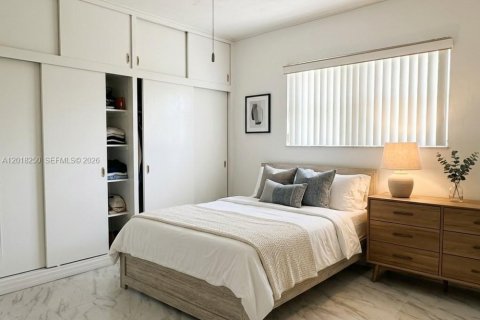 Copropriété à louer à Hollywood, Floride: 2 chambres, 92.9 m2 № 2085609 - photo 6