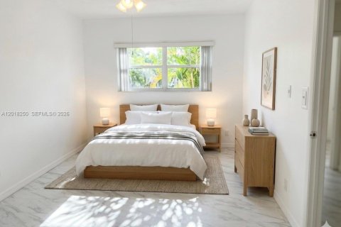 Copropriété à louer à Hollywood, Floride: 2 chambres, 92.9 m2 № 2085609 - photo 12