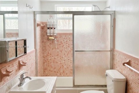 Copropriété à louer à Hollywood, Floride: 2 chambres, 92.9 m2 № 2085609 - photo 5