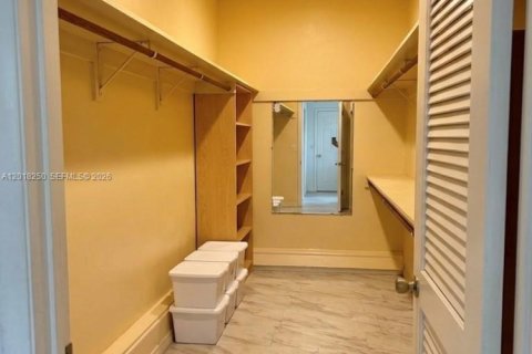 Copropriété à louer à Hollywood, Floride: 2 chambres, 92.9 m2 № 2085609 - photo 8