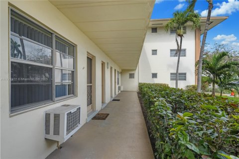 Copropriété à vendre à Miami, Floride: 1 chambre, 63.92 m2 № 1979679 - photo 20