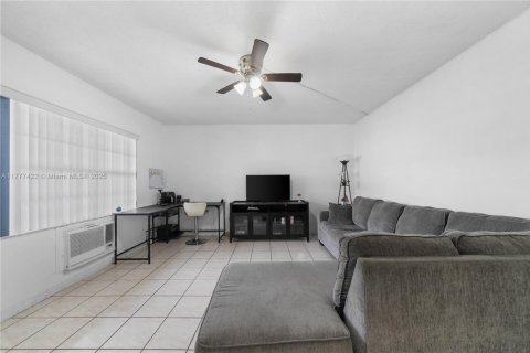 Copropriété à vendre à Miami, Floride: 1 chambre, 63.92 m2 № 1979679 - photo 9