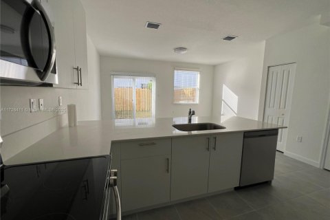 Adosado en venta en Homestead, Florida, 3 dormitorios, 143.53 m2 № 1861221 - foto 5